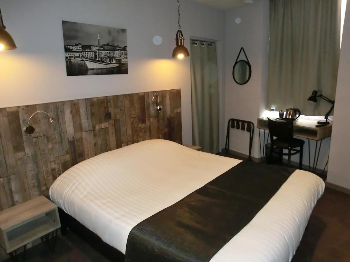 Hotel Sur Le Quai Port Vendres Exterior foto